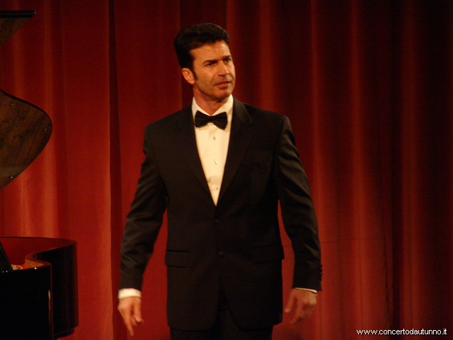 Stefano De Peppo, baritono soprano Maria Malatesta Calabṛ