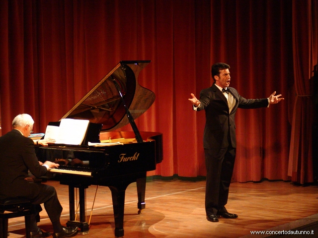 Stefano De Peppo, baritono soprano Maria Malatesta Calabṛ
