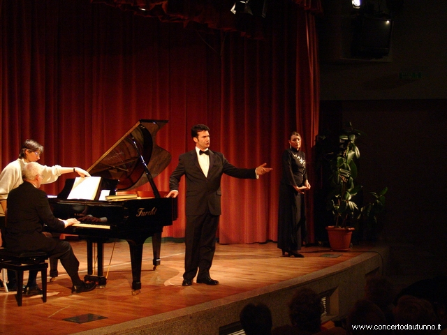Stefano De Peppo, baritono soprano Maria Malatesta Calabṛ
