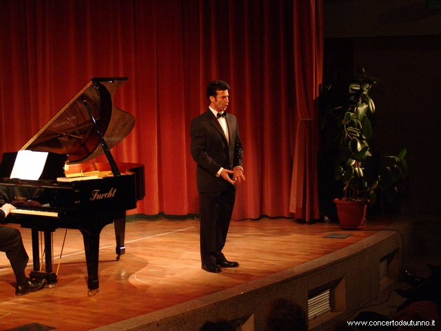 Stefano De Peppo, baritono soprano Maria Malatesta Calabṛ