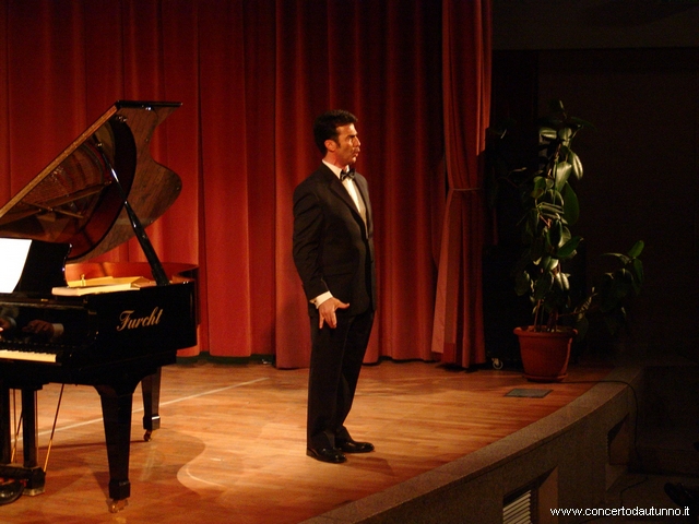 Stefano De Peppo, baritono soprano Maria Malatesta Calabṛ