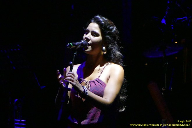 Nella foto Serena Carta Mantilla (Serena Carman) vocalist