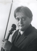 Presso l&#39;Accademia Musicale Chigiana di Siena è allievo di Henry Szering, Franco Gulli, Boris Belkin e Uto Ughi per il violino, ... - benvenutia