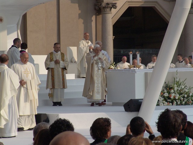 Benedetto XVI visita Vigevano