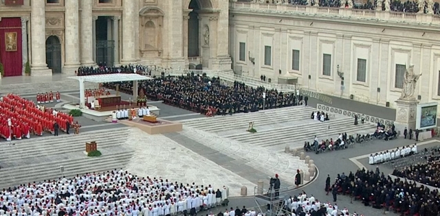 Roma funerale Benedetto XVI