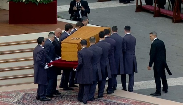 Roma funerale Benedetto XVI