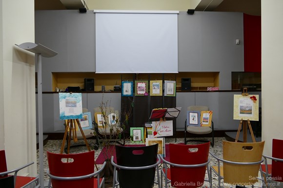 Gabriella Bralla in una serata di poesia