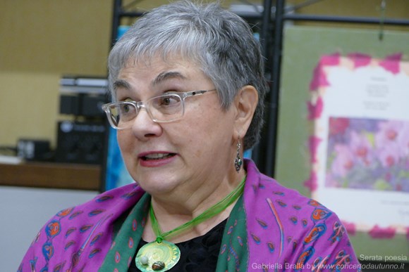 Gabriella Bralla in una serata di poesia