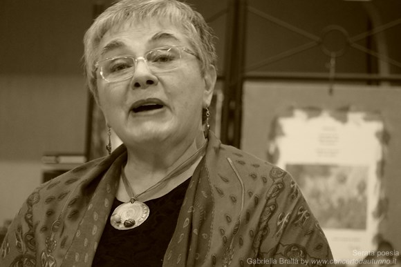 Gabriella Bralla in una serata di poesia