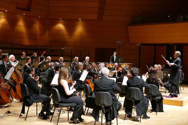 Pomeriggi Musicali  Direttore e pianoforte Louis Lortie 