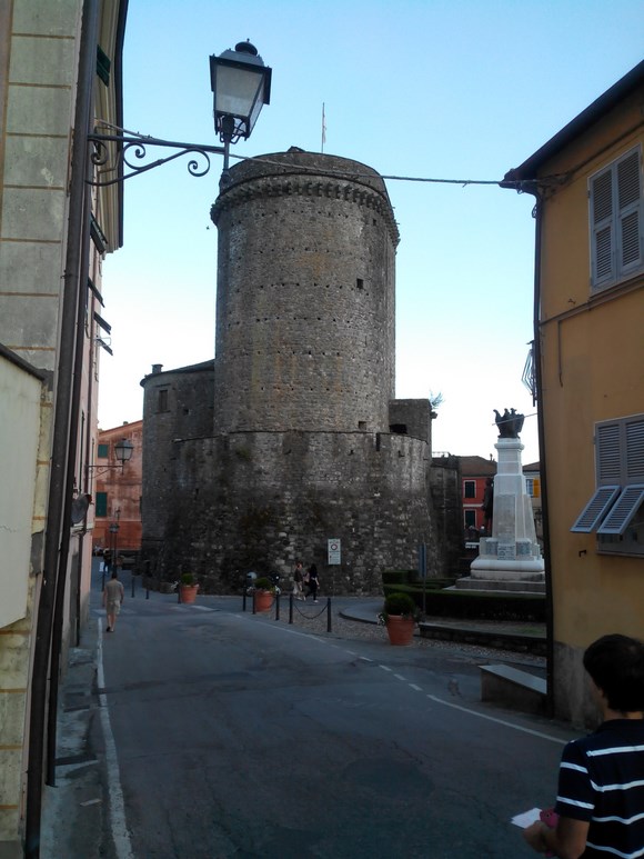 Varese Ligure, Rapallo, Torre del Lago
