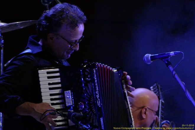 Nuova Compagnia Canto Popolare - Osanna
