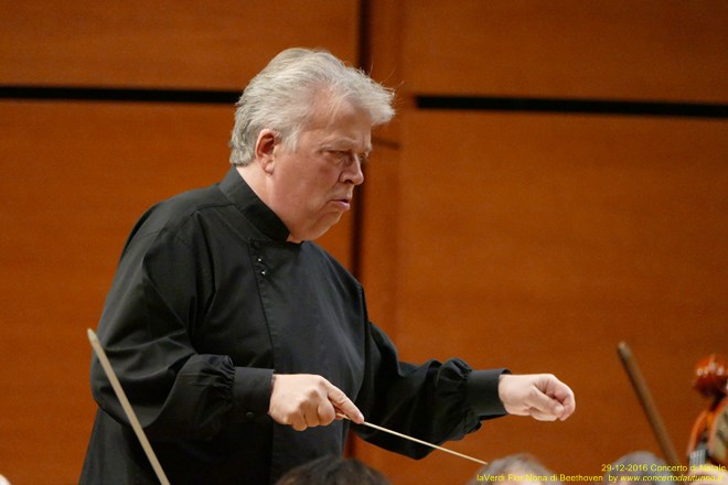 Nona di Beethoven Orchestra e Coro G.Verdi Claus Peter Flor
