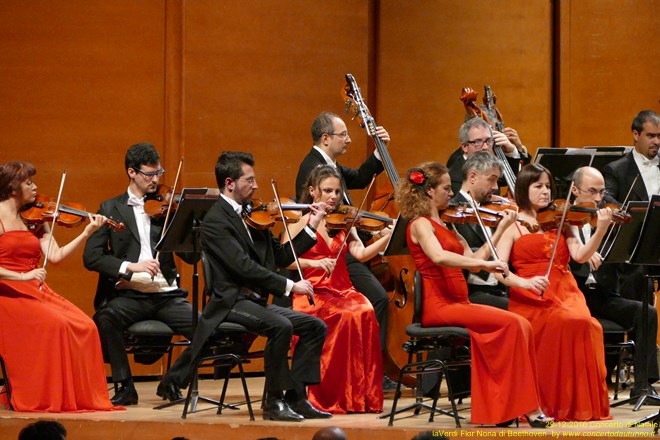 Nona di Beethoven Orchestra e Coro G.Verdi Claus Peter Flor