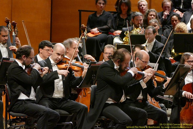 Nona di Beethoven Orchestra e Coro G.Verdi Claus Peter Flor