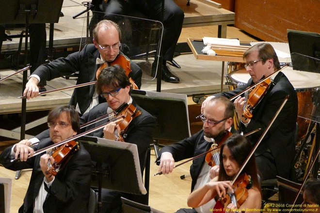 Nona di Beethoven Orchestra e Coro G.Verdi Claus Peter Flor