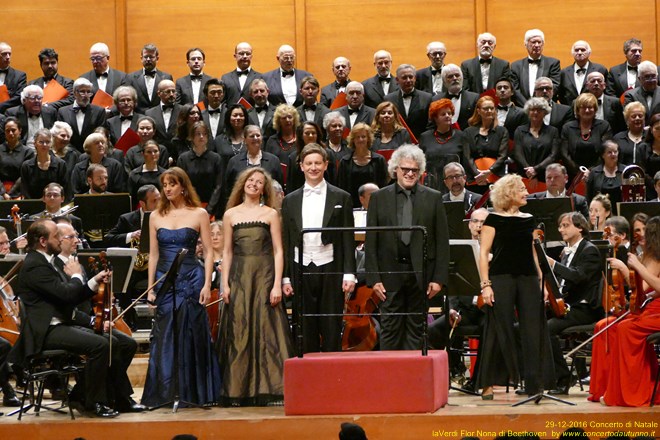 Nona di Beethoven Orchestra e Coro G.Verdi Claus Peter Flor