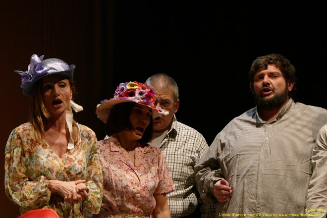 Elisir d'amore regia Alberto Oliva 