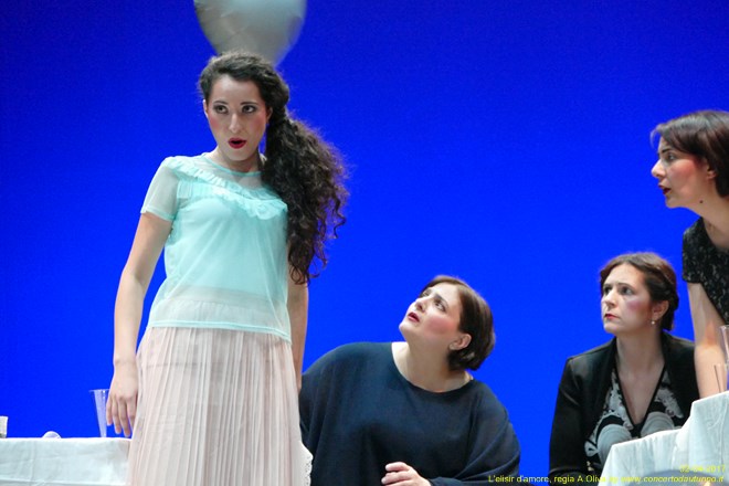 Elisir d'amore regia Alberto Oliva 