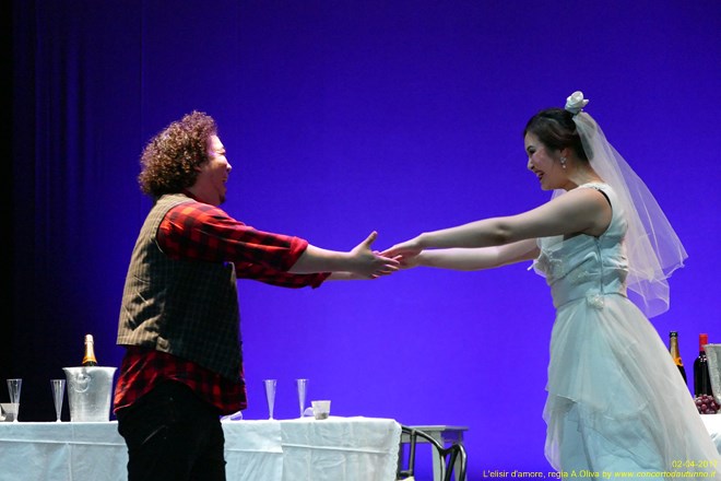 Elisir d'amore regia Alberto Oliva 
