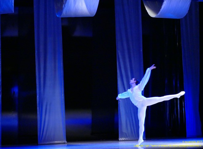 Teet Kask Lago dei Cigni Teatro di Milano