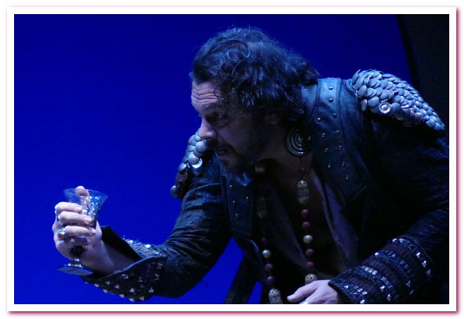 Alberto Oliva Salom Teatro Litta