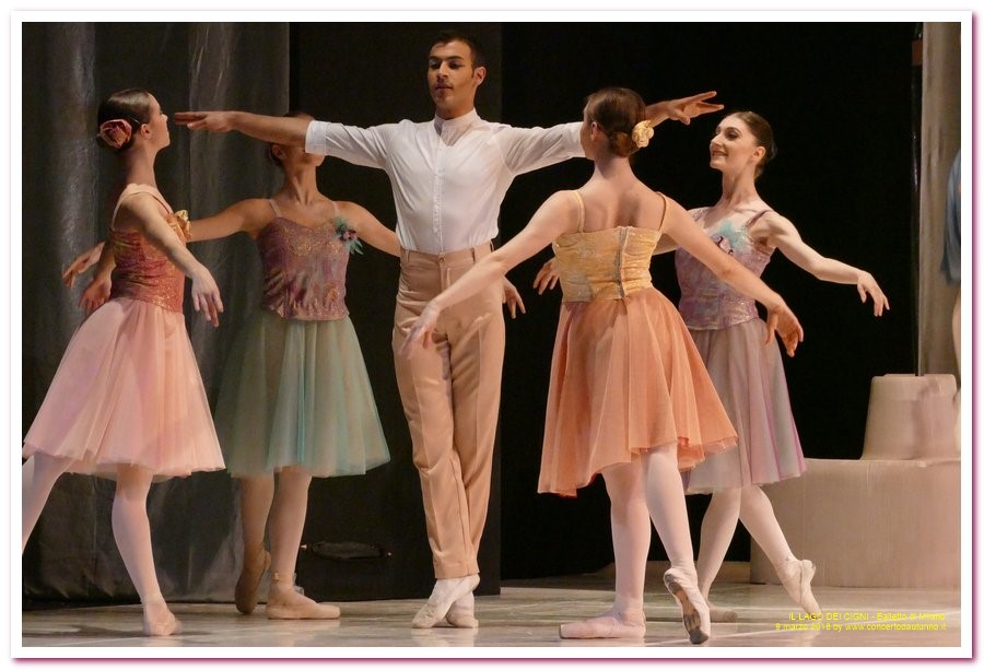 Balletto di Milano LAGO DEI CIGNI