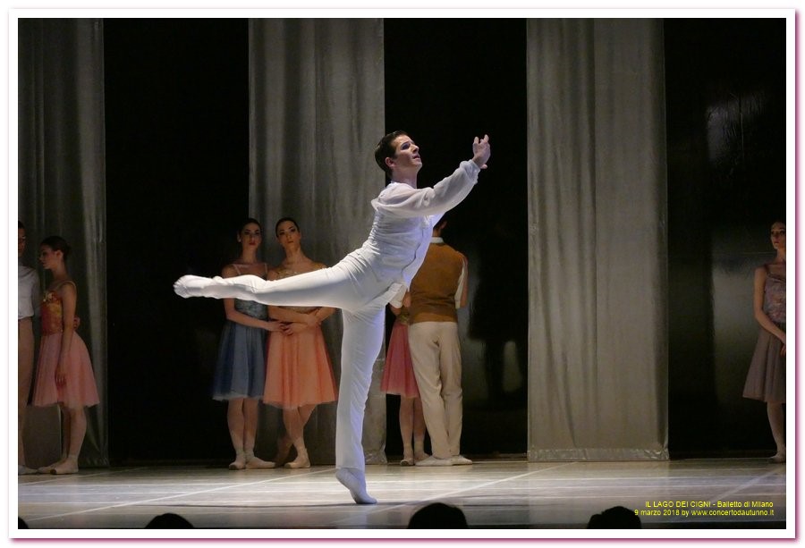 Balletto di Milano LAGO DEI CIGNI