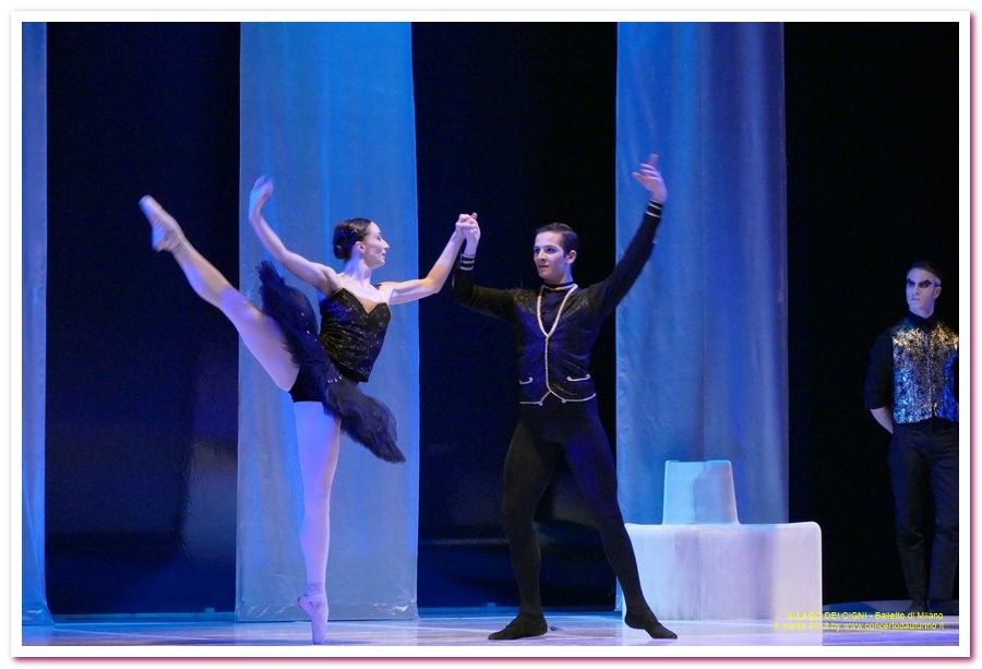 Balletto di Milano LAGO DEI CIGNI