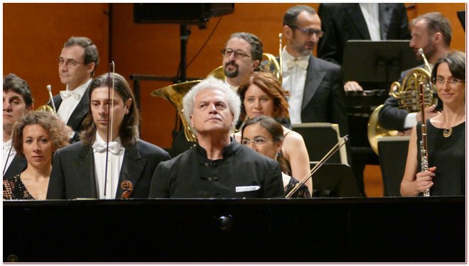 Piano-pdalier, Roberto Prosseda. Direttore, Patrick Fournillier. Orchestra Sinfonica di Milano Giuseppe Verdi