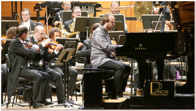 Piano-pdalier, Roberto Prosseda. Direttore, Patrick Fournillier. Orchestra Sinfonica di Milano Giuseppe Verdi