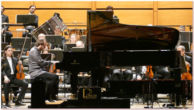 Piano-pdalier, Roberto Prosseda. Direttore, Patrick Fournillier. Orchestra Sinfonica di Milano Giuseppe Verdi