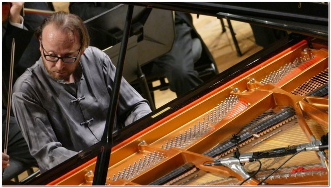 Piano-pdalier, Roberto Prosseda. Direttore, Patrick Fournillier. Orchestra Sinfonica di Milano Giuseppe Verdi