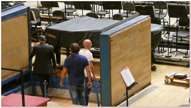Piano-pdalier, Roberto Prosseda. Direttore, Patrick Fournillier. Orchestra Sinfonica di Milano Giuseppe Verdi