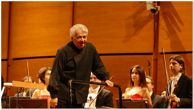laVerdi Claus Peter Flor Nona Beethoven