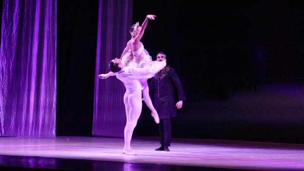 Balletto di Milano 2019 Lago dei cigni al Nuovo