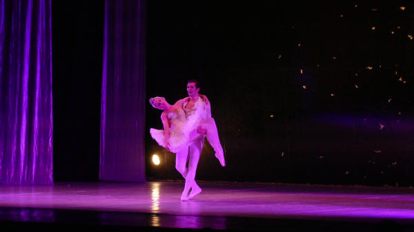 Balletto di Milano 2019 Lago dei cigni al Nuovo
