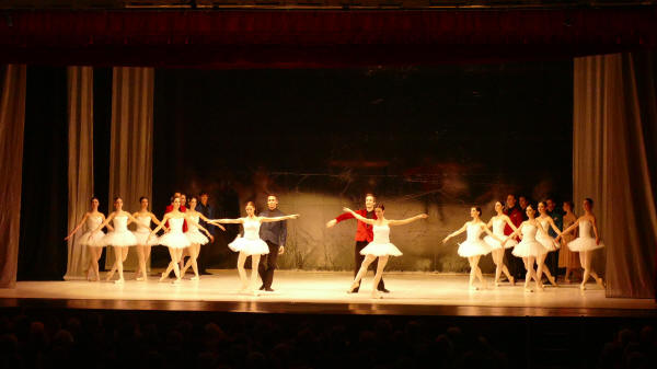 Balletto di Milano 2019 Lago dei cigni al Nuovo