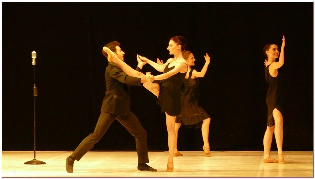 Balletto Milano Vie En Rose Chanson Chansons