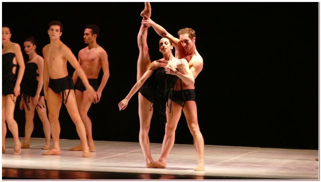 Balletto Milano Vie En Rose Chanson Chansons