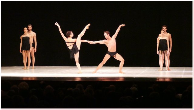 Balletto Milano Vie En Rose Chanson Chansons