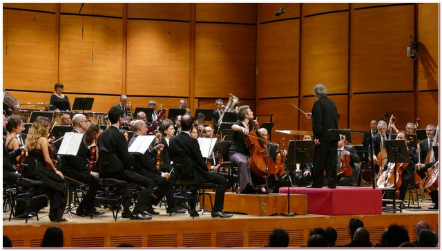 Claus Peter Flor e il violoncello di Quirine Viersen