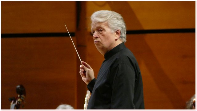 Claus Peter Flor e il violoncello di Quirine Viersen