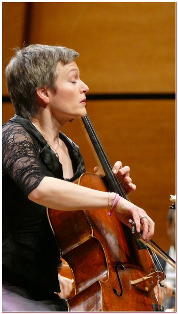 Claus Peter Flor e il violoncello di Quirine Viersen