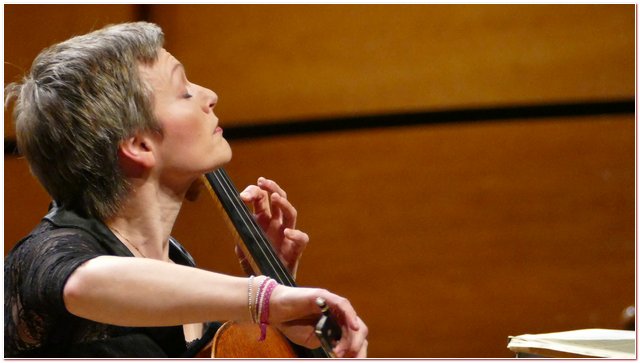 Claus Peter Flor e il violoncello di Quirine Viersen