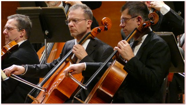 Claus Peter Flor e il violoncello di Quirine Viersen