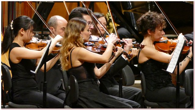 Claus Peter Flor e il violoncello di Quirine Viersen