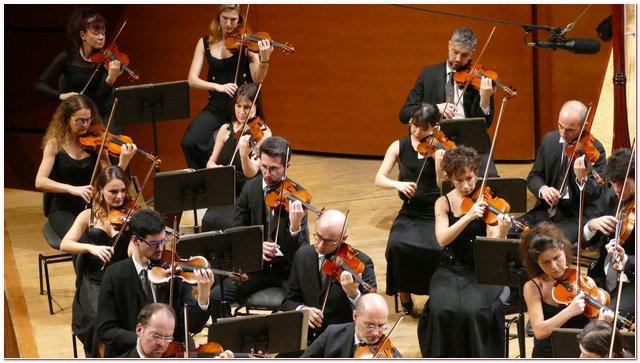 Claus Peter Flor e il violoncello di Quirine Viersen