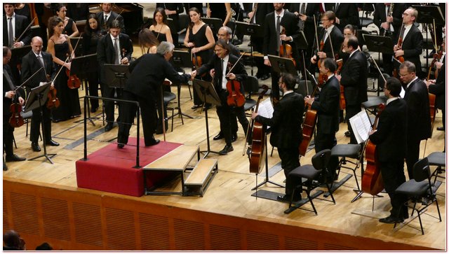 Claus Peter Flor e il violoncello di Quirine Viersen