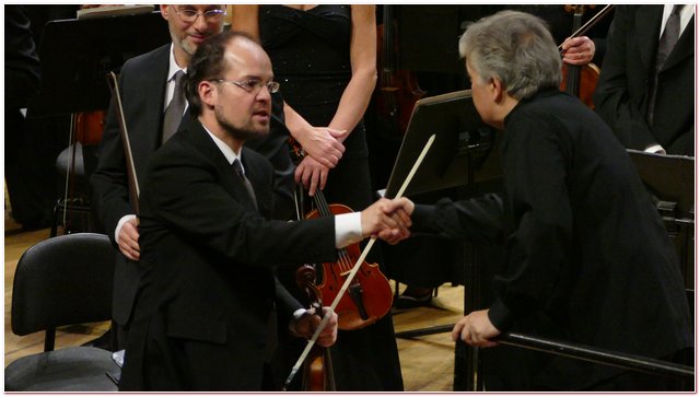 Claus Peter Flor e il violoncello di Quirine Viersen
